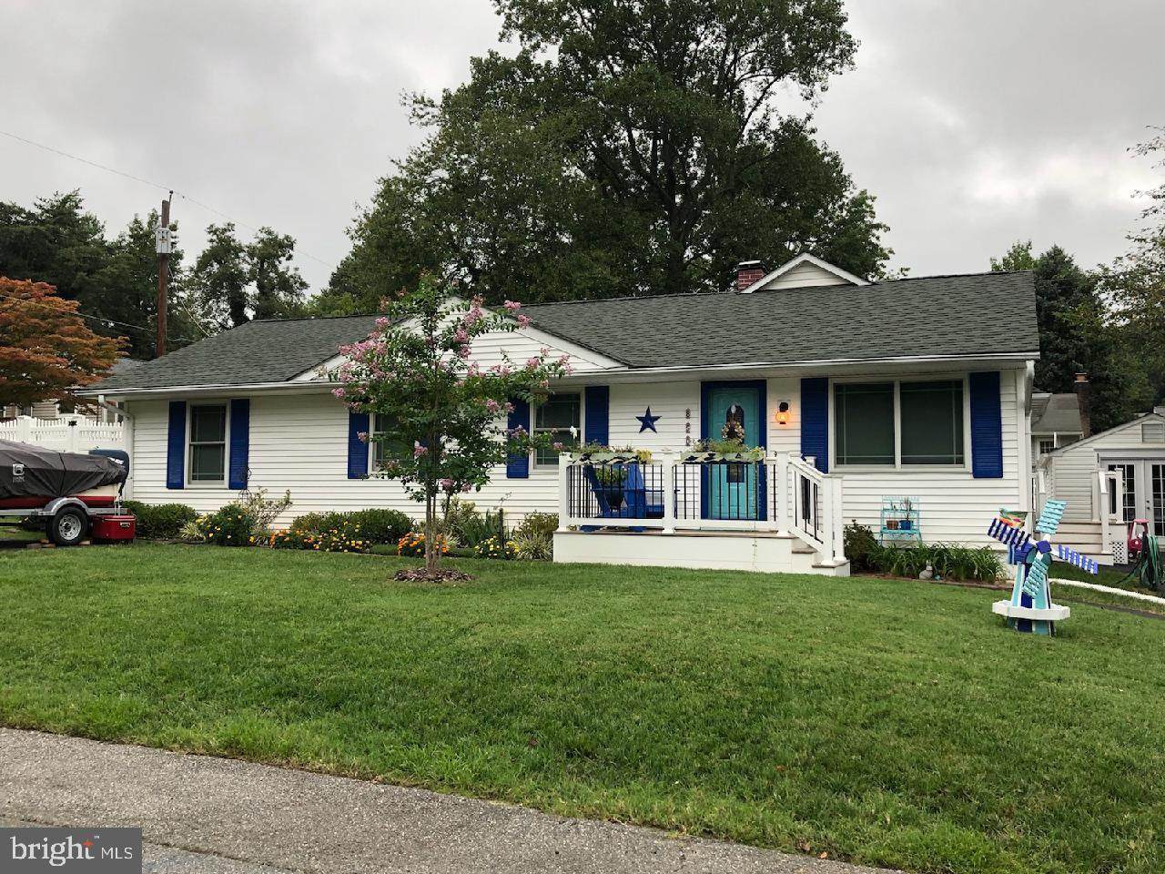 850 Holly Avenue - Photo 1