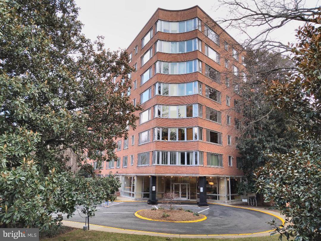 4200 Cathedral Avenue - Photo 1