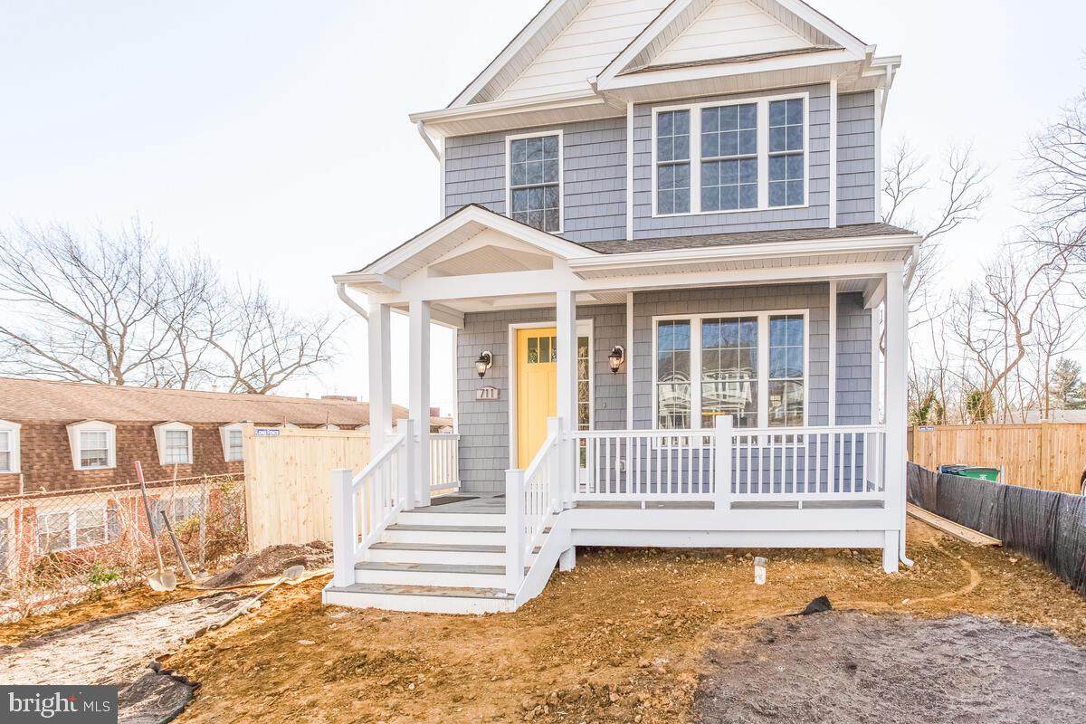 711 Genessee Street - Photo 1