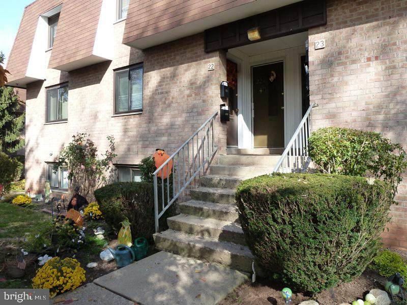 885 York Road - Photo 1