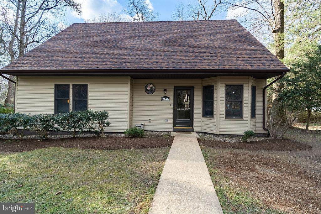 44537 White Pine Court - Photo 1