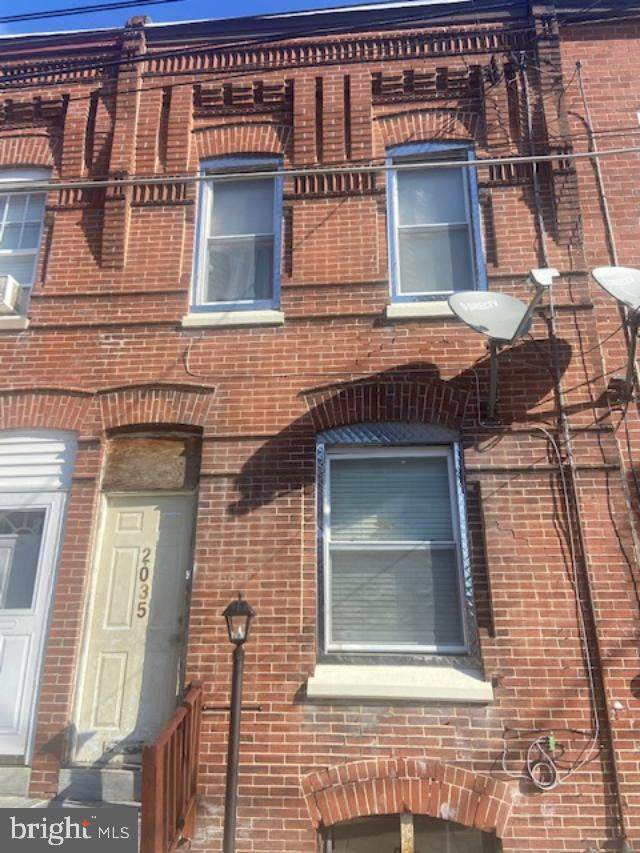 2035 Auburn Street - Photo 1
