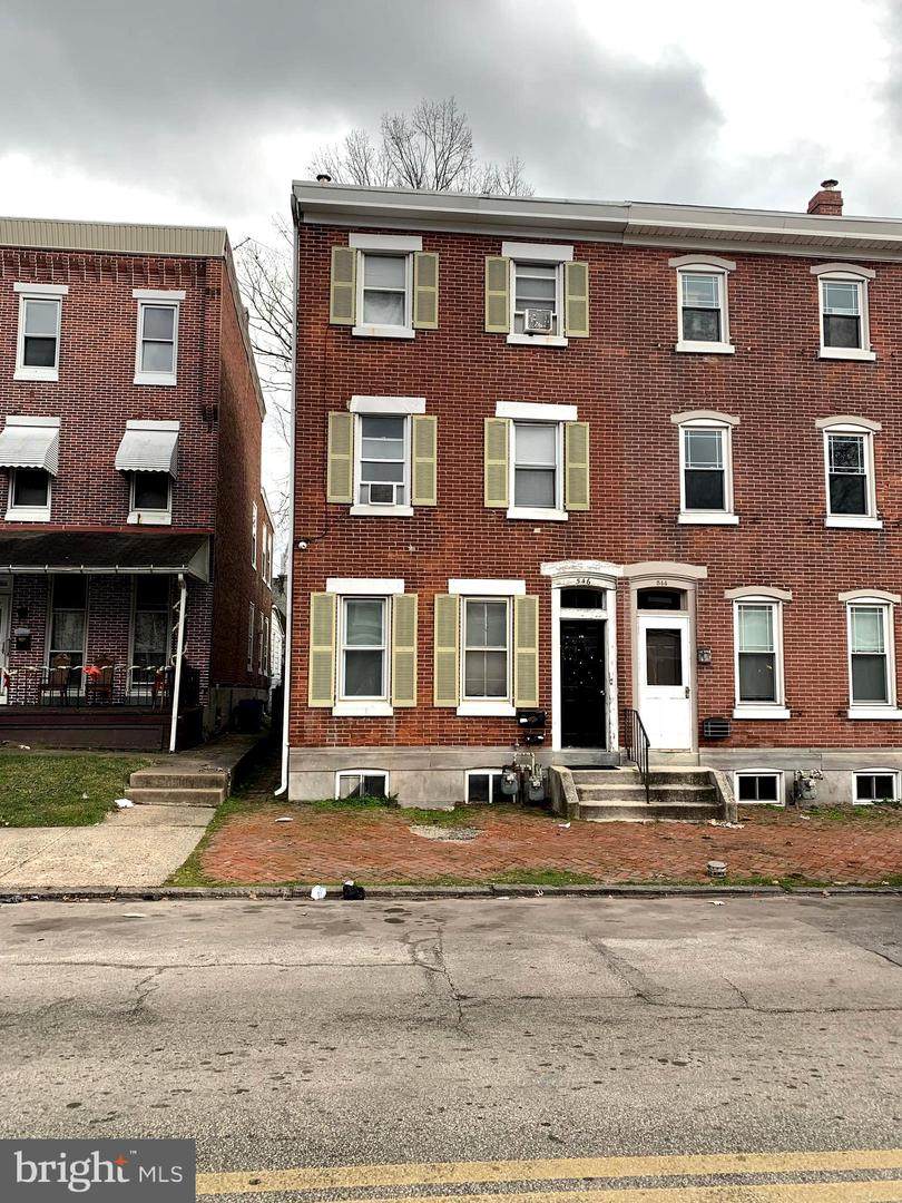 546 Stanbridge Street - Photo 1