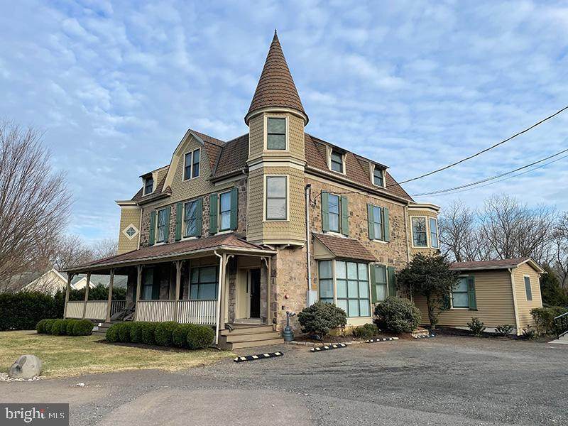 524 Plymouth Road - Photo 1