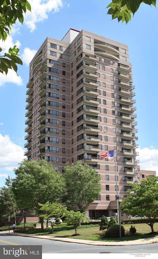 1100-UNIT #702 Lovering Avenue - Photo 1