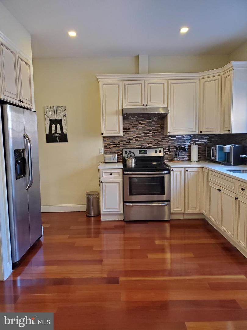 1342 Lombard Street - Photo 1