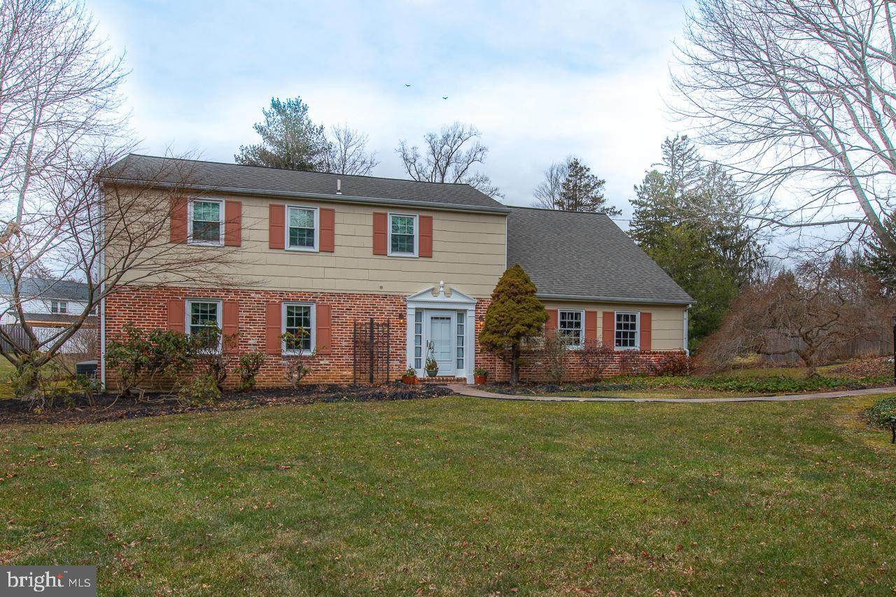 9 Stoneridge Lane - Photo 1