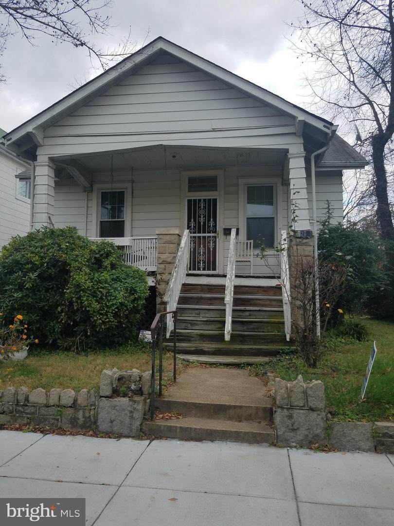 3214 5TH Street - Photo 1