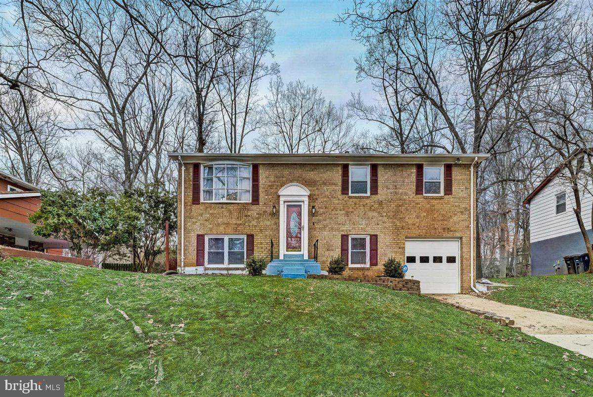 13319 Queens Lane - Photo 1