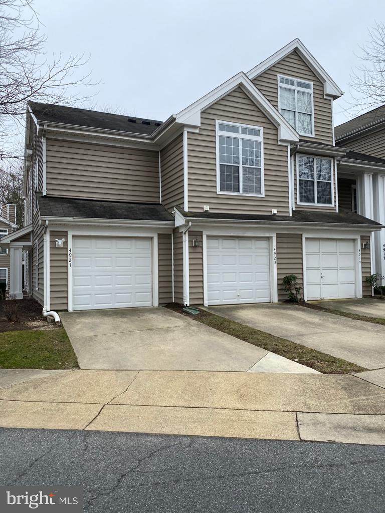 4923 King Patrick Way - Photo 1