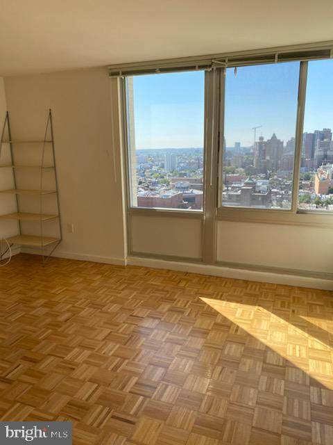 604-36 Washington Square - Photo 1