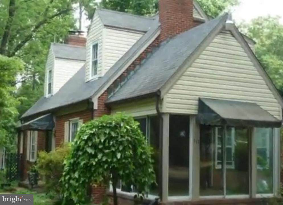 111 Wakeview Drive - Photo 1