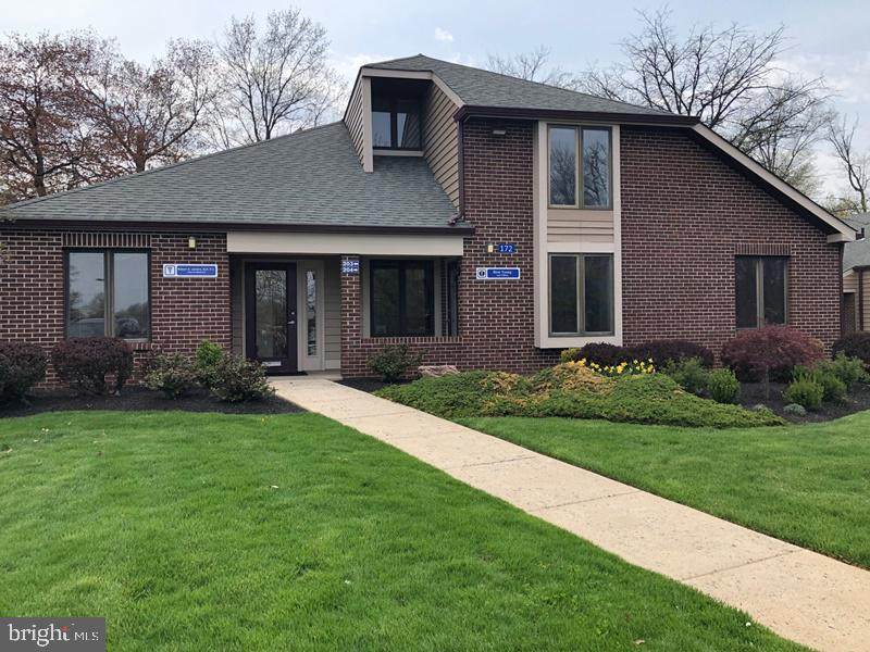 172 Middletown Boulevard - Photo 1