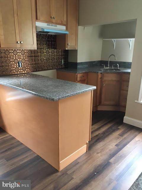 106 Warren Street - Photo 1