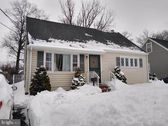 852 Voorhees Avenue - Photo 1