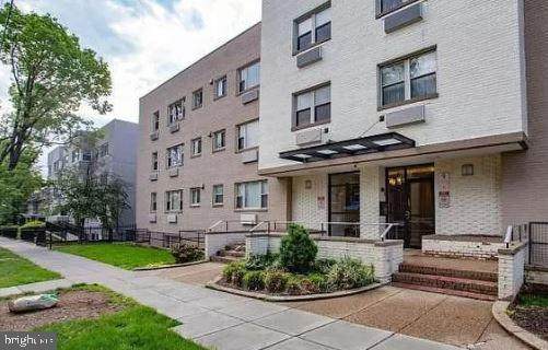 738 Longfellow Street - Photo 1