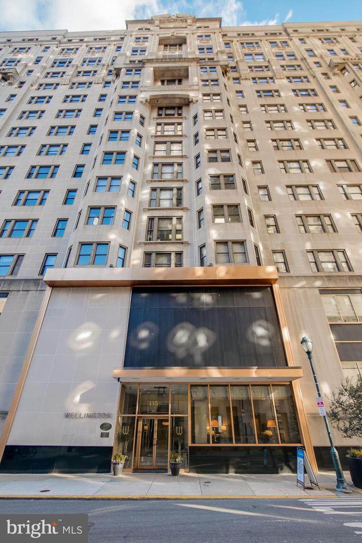 135 19TH Street - Photo 1