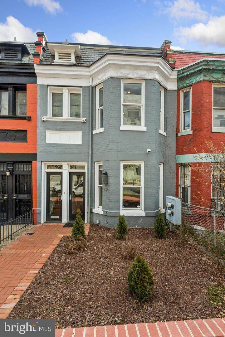 525 2ND Street - Photo 1