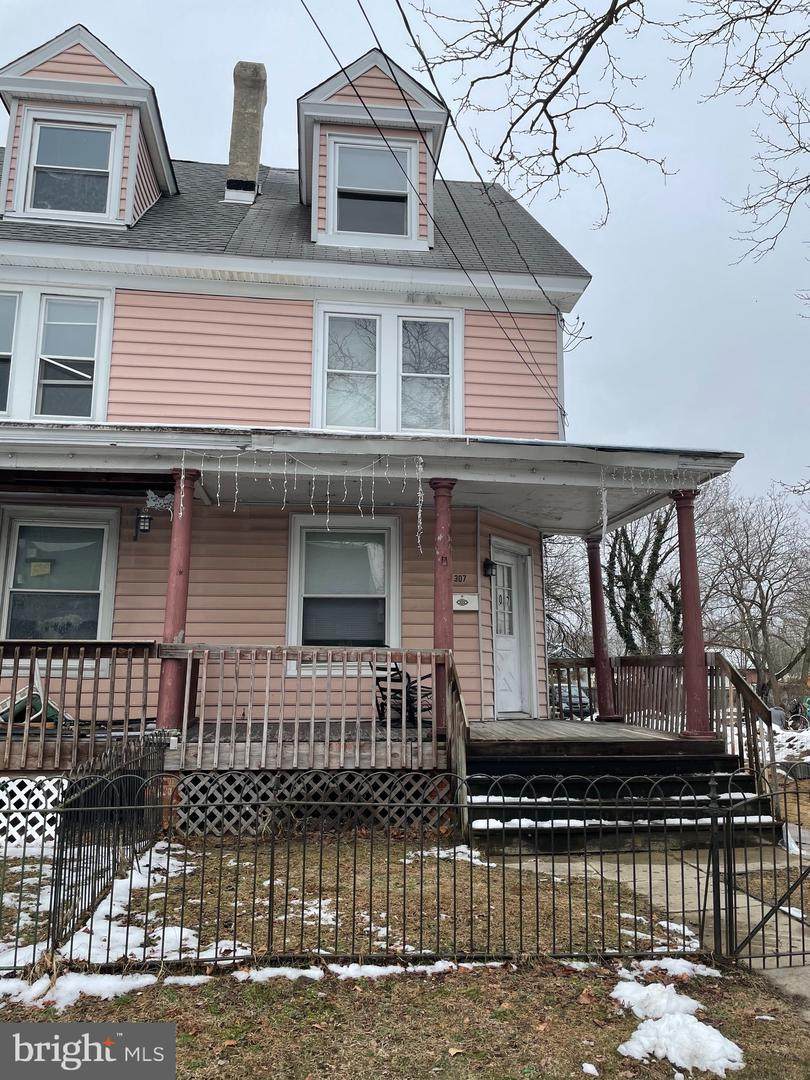 307 5TH Street - Photo 1