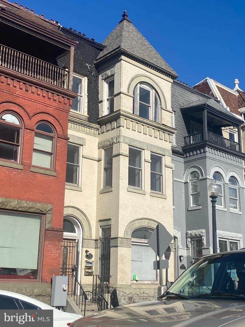 615 Florida Avenue - Photo 1