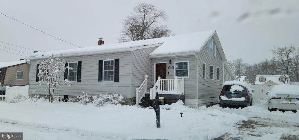 627 6TH Avenue - Photo 1
