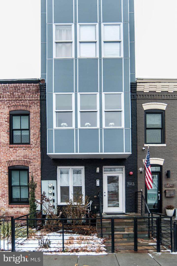 1013 V Street - Photo 1