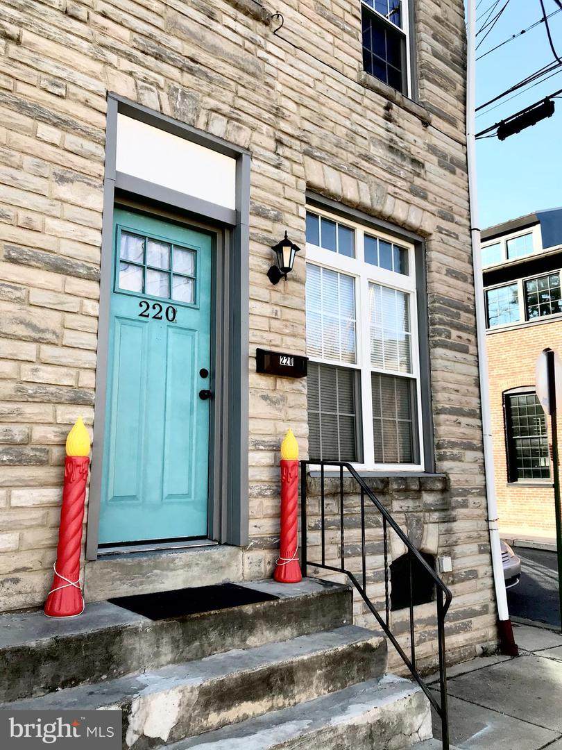 218-220 Plum Street - Photo 1