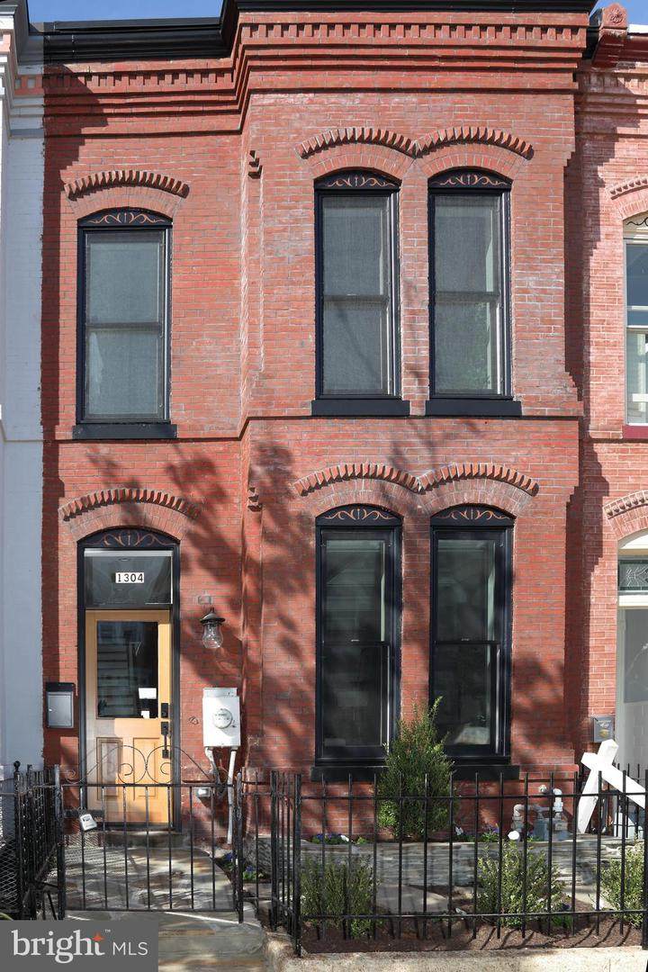 1304 Emerald Street - Photo 1