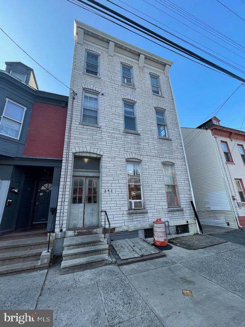 342 10TH Street - Photo 1
