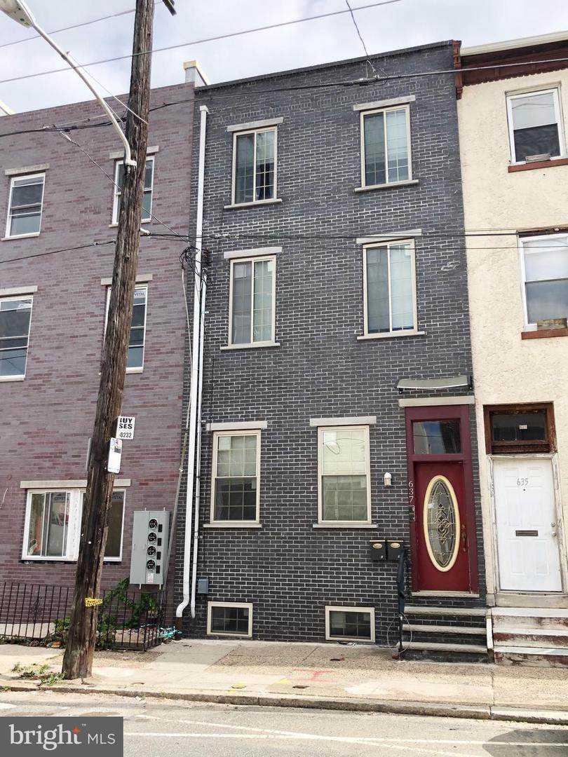 637 11TH Street - Photo 1