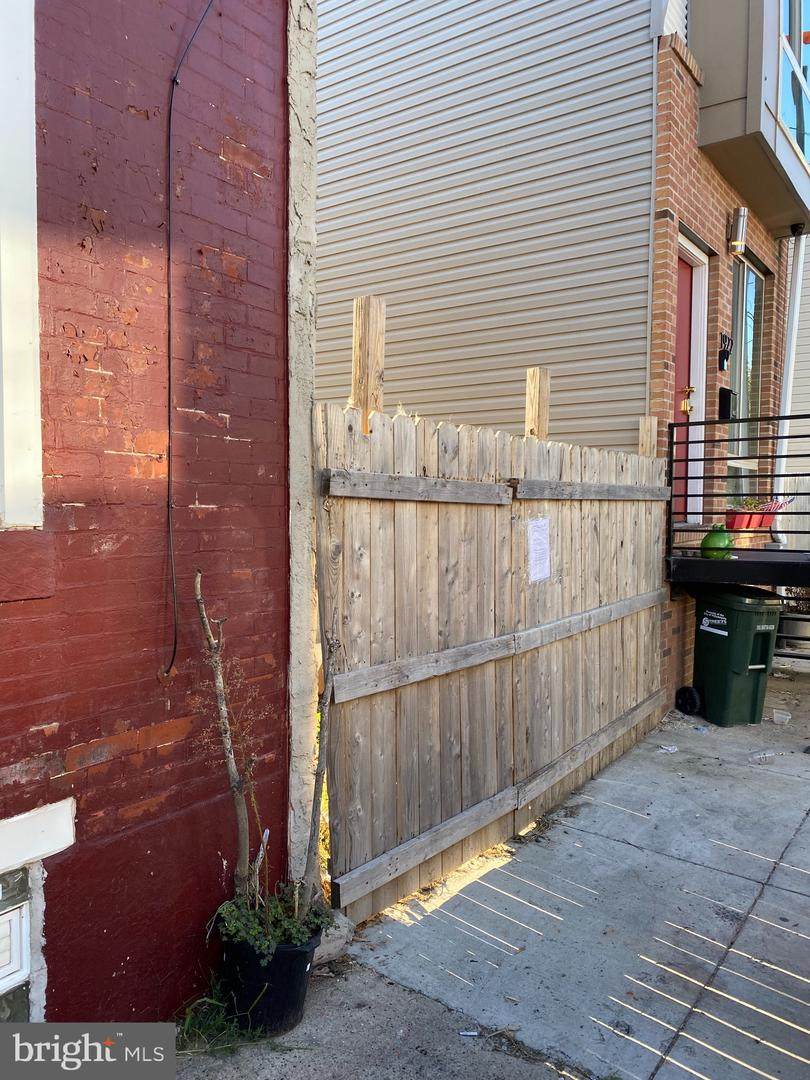1924 Oakdale Street - Photo 1