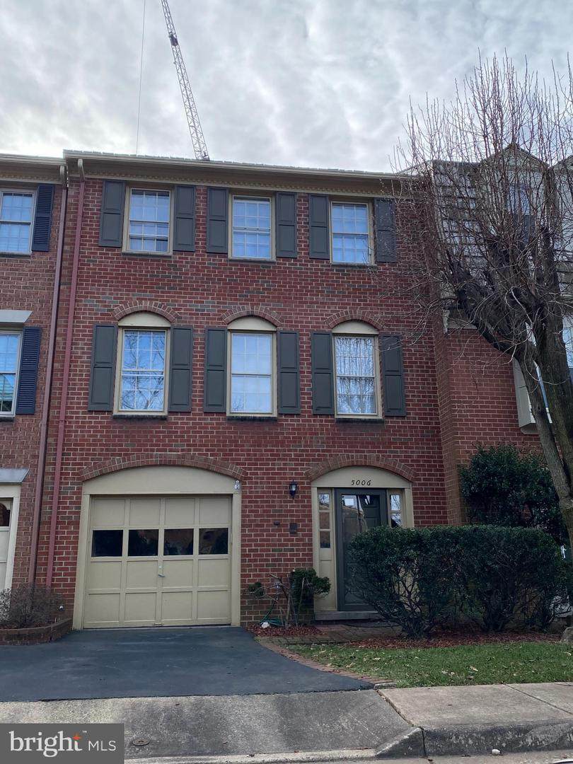 5006 Heritage Lane - Photo 1