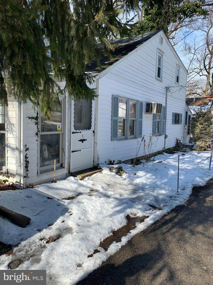 1 Howarth Avenue - Photo 1