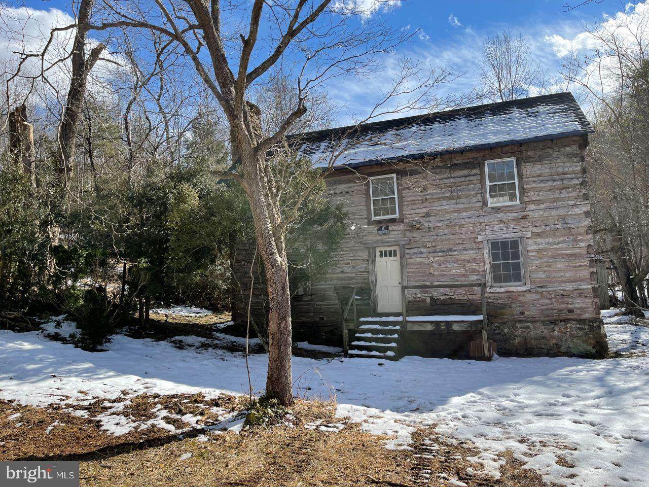 315 Walnut Grove - Photo 1
