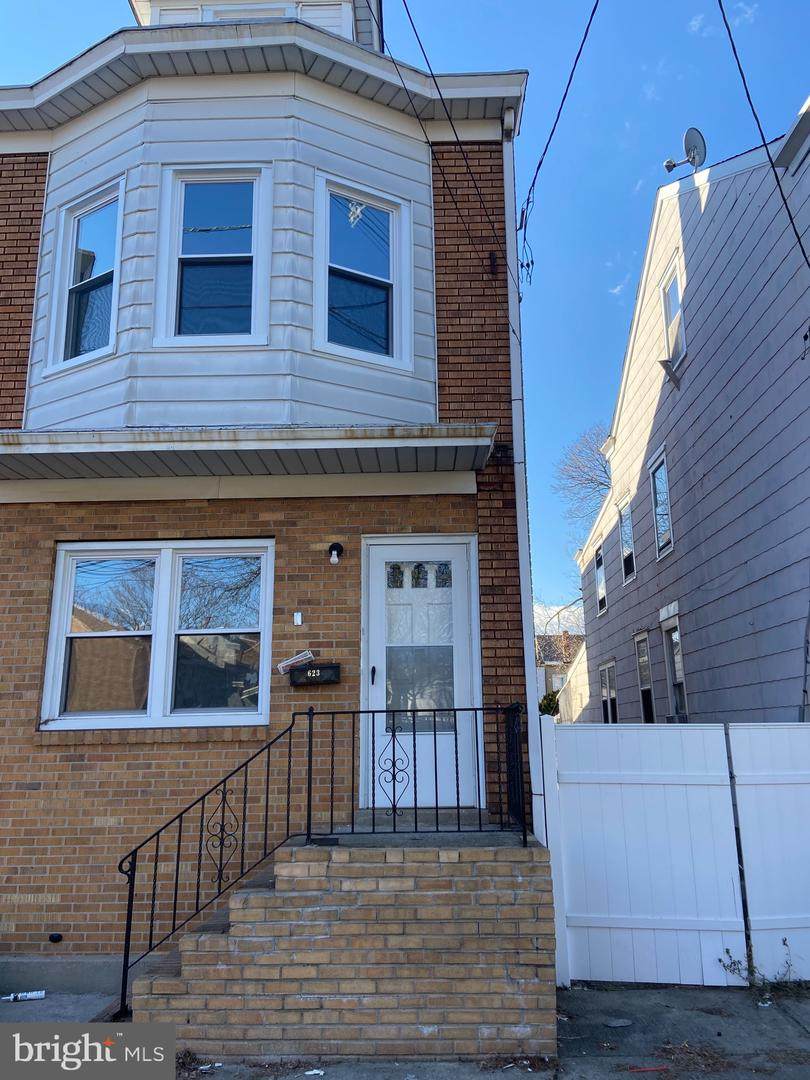 623 Beatty Street - Photo 1