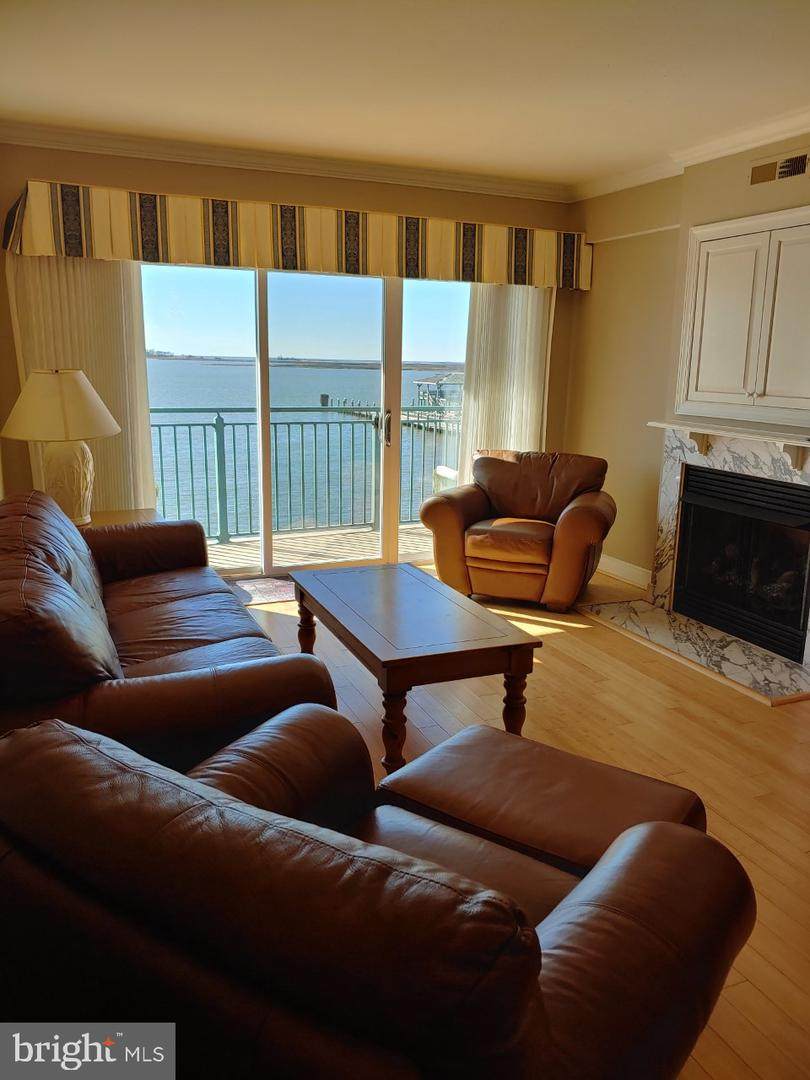 1 Dock Street - Photo 1