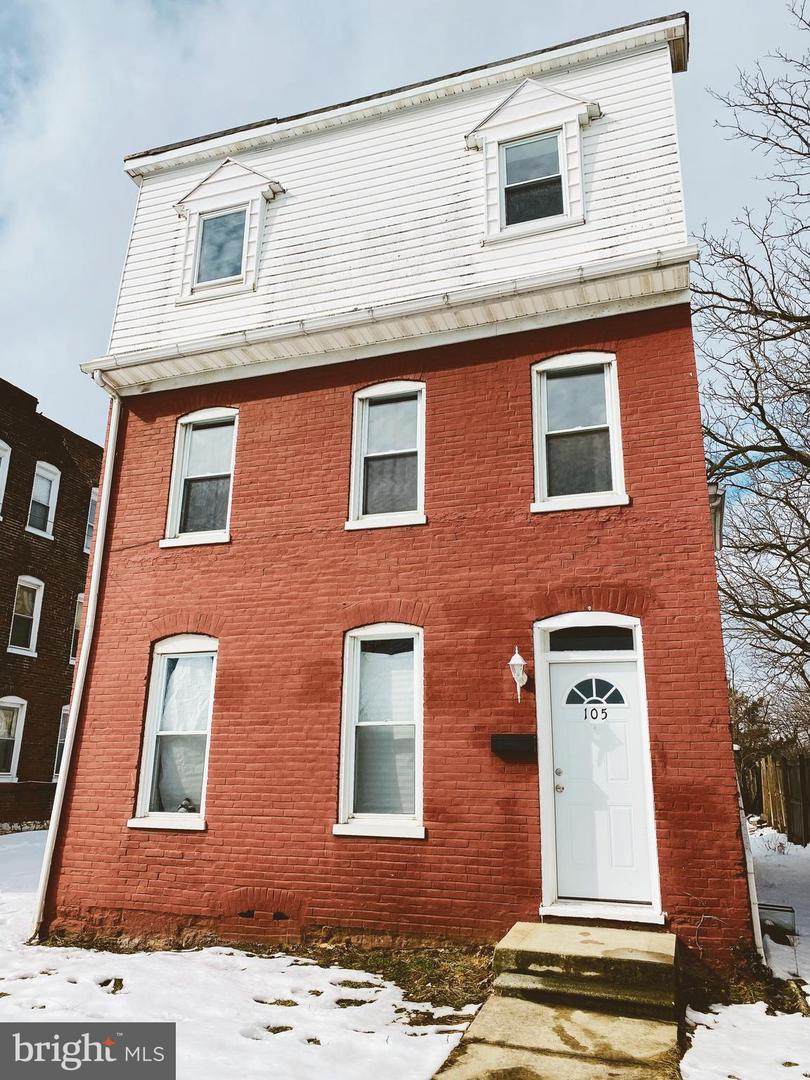 105 Elizabeth Street - Photo 1