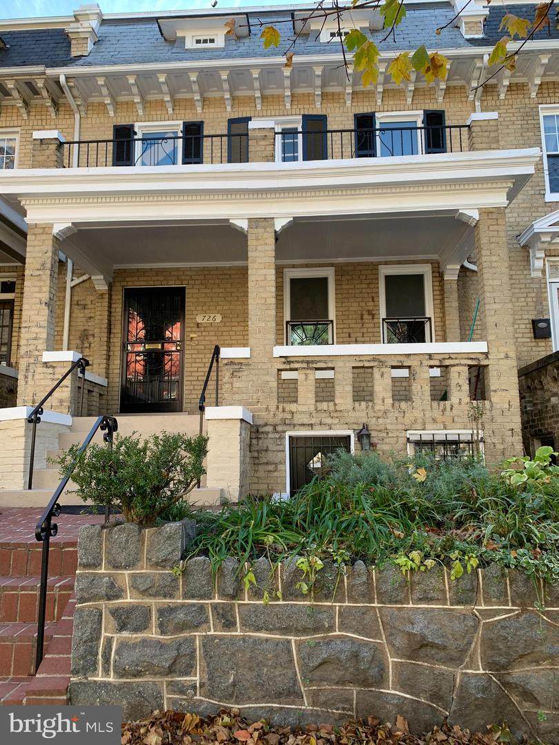 726 Quebec Place - Photo 1