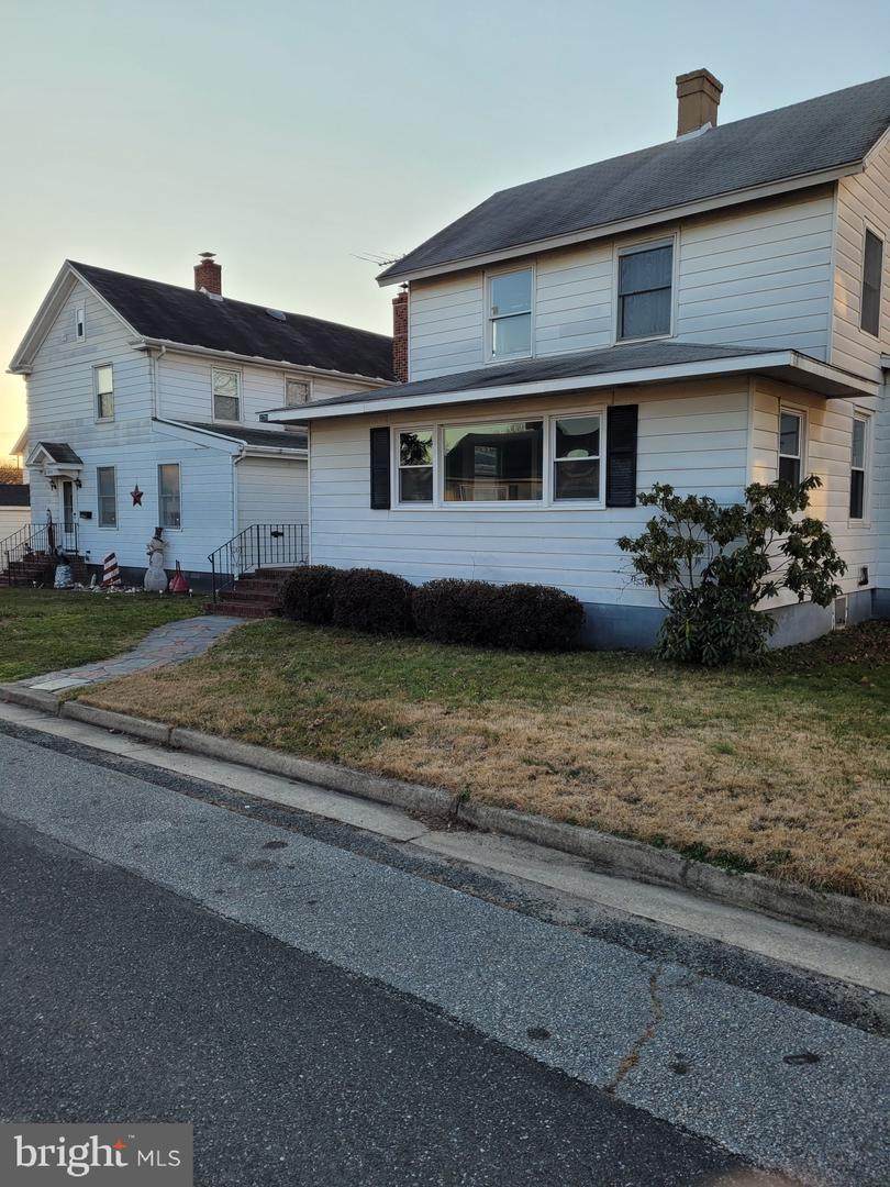 270 C Street - Photo 1