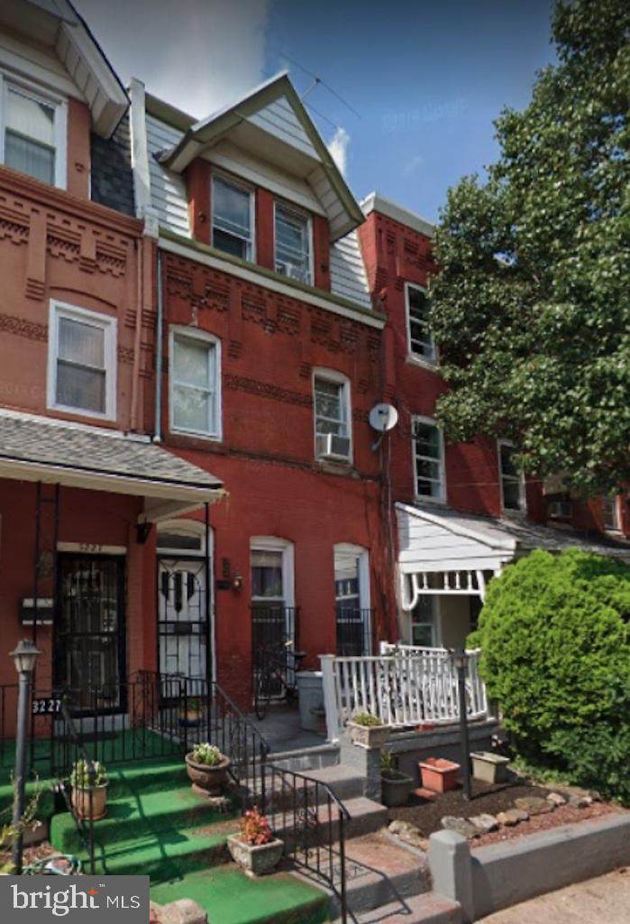 3225 Mount Vernon Street - Photo 1