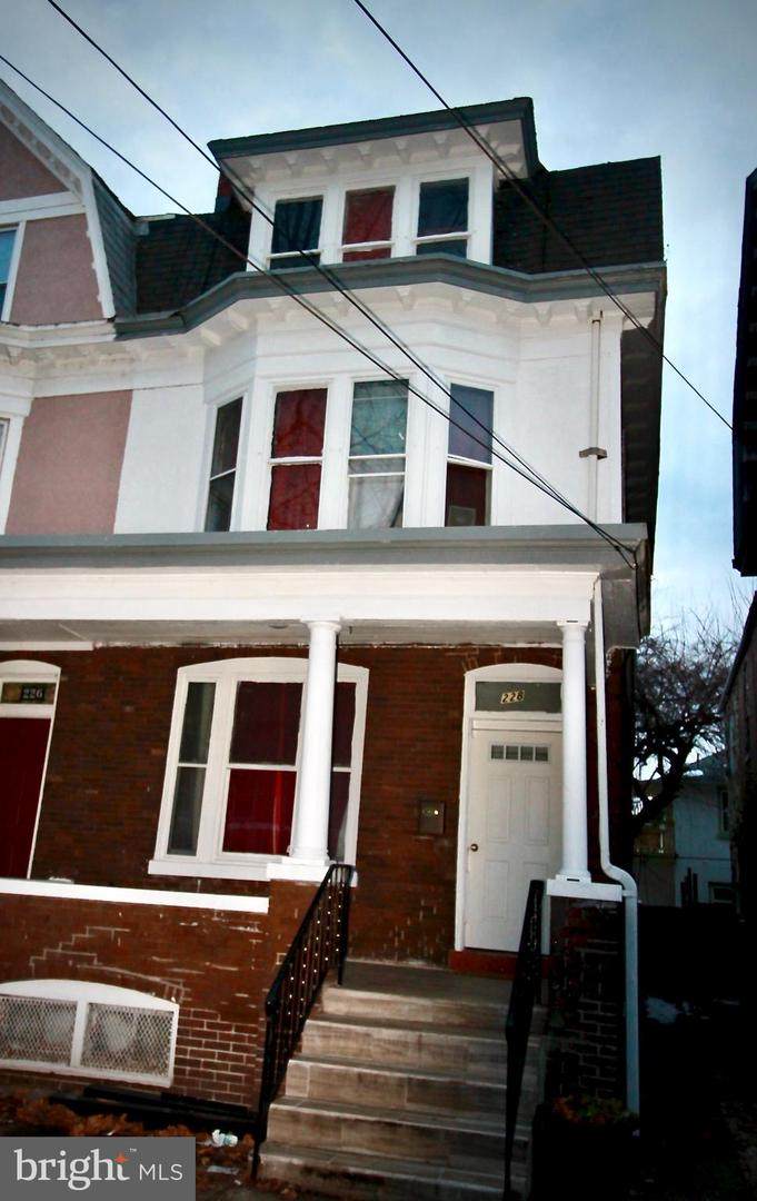 228 Emerald Street - Photo 1