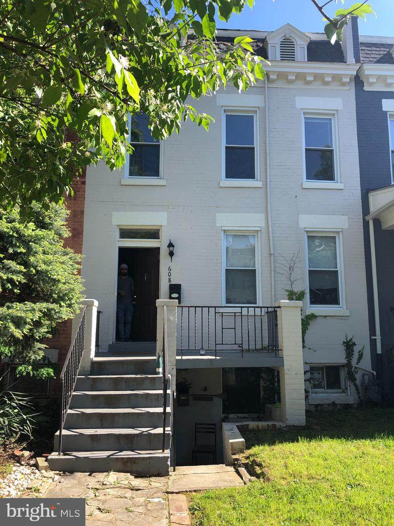 608 Kenyon Street - Photo 1