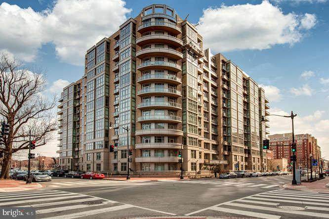811 4TH Street - Photo 1