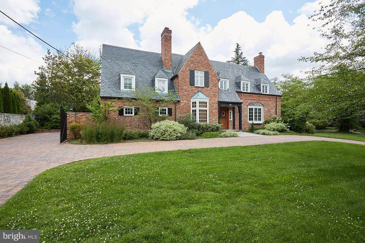 6009 Brookside Drive - Photo 1