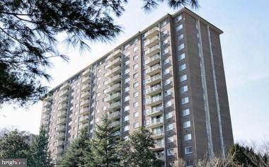 2059 Huntington Avenue - Photo 1