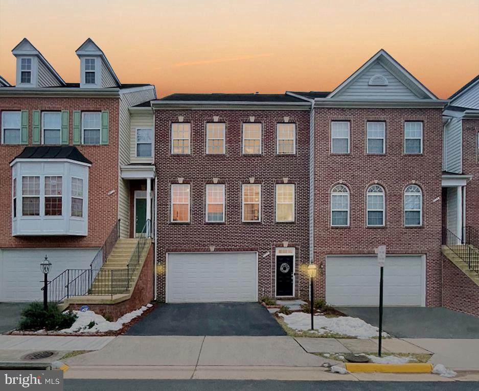 8913 Royal Hannah Lane - Photo 1