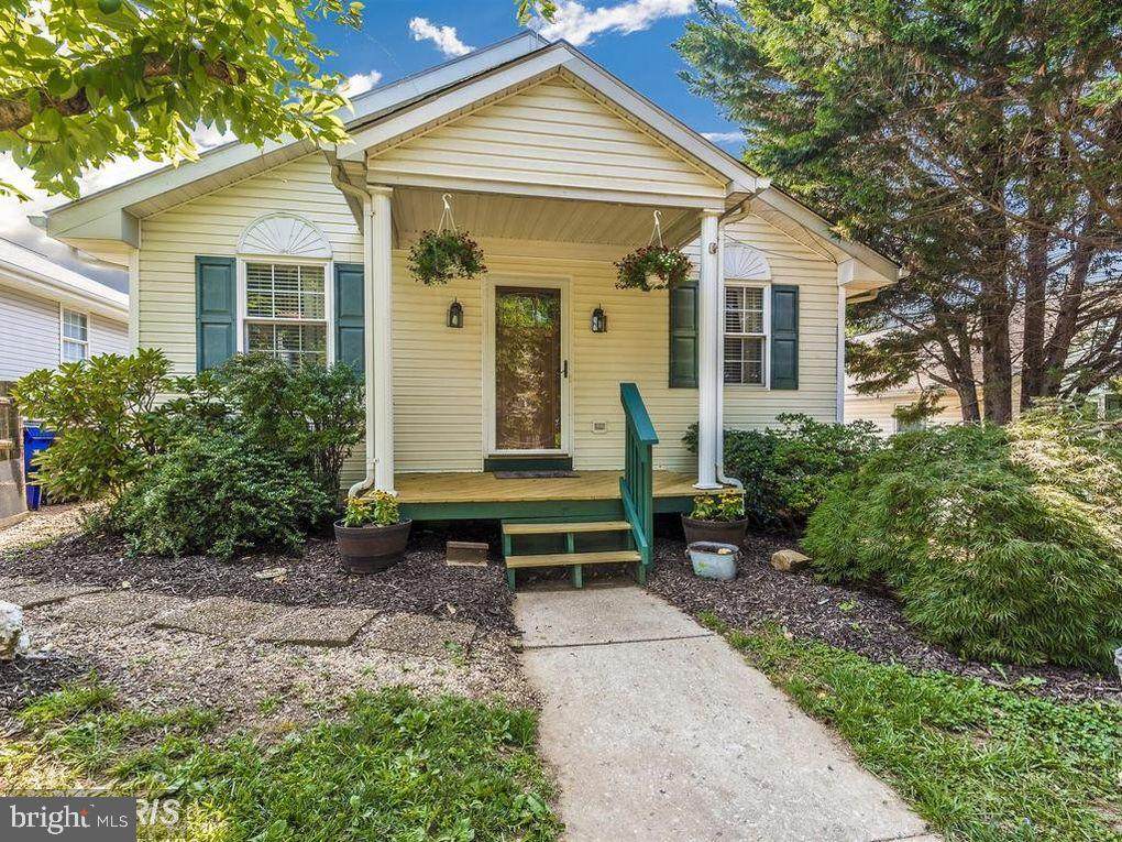 212 3RD Avenue - Photo 1