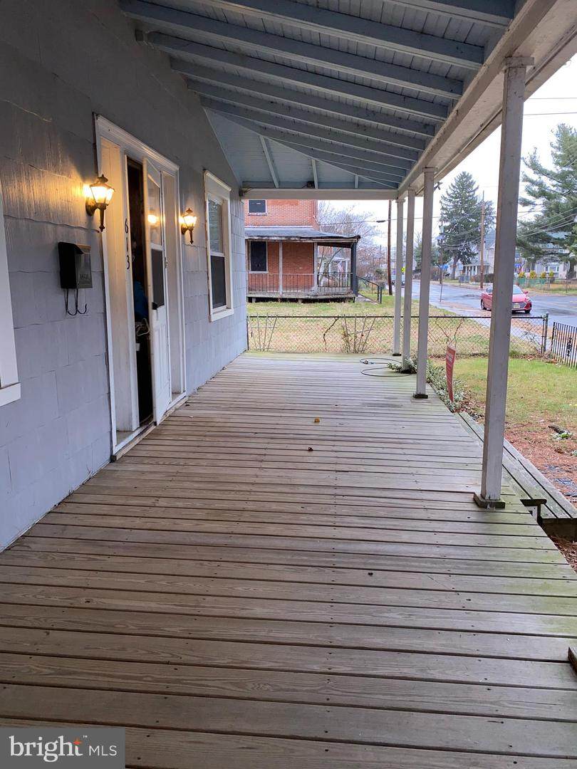 613 Cooper Street - Photo 1