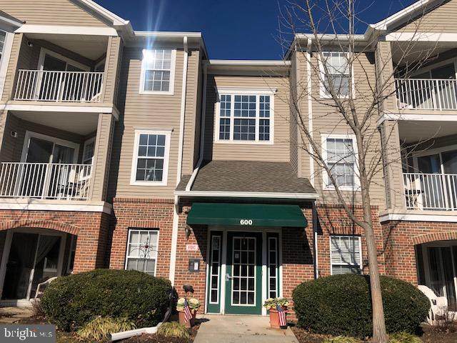 624 Mowat Circle - Photo 1