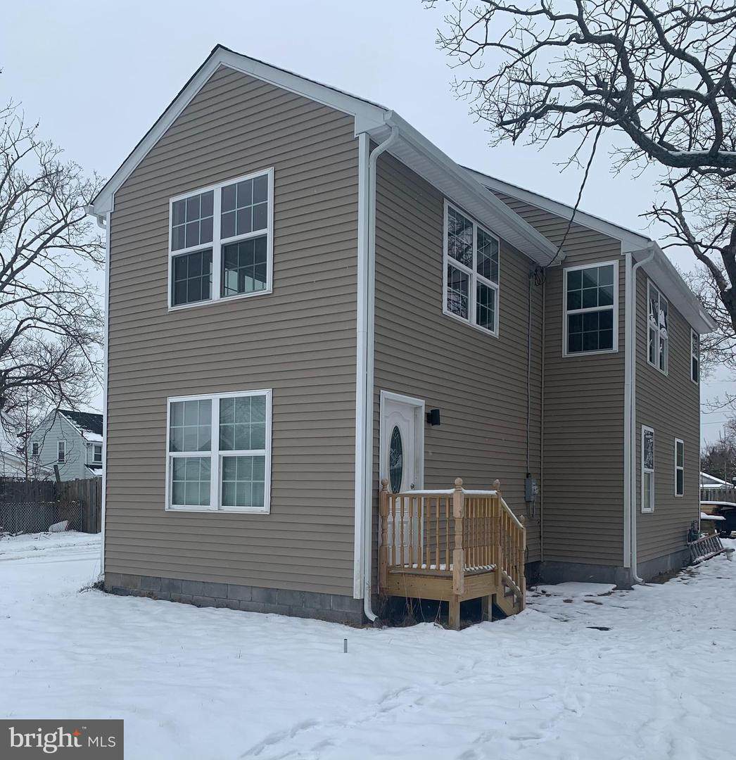 111 9TH Street - Photo 1
